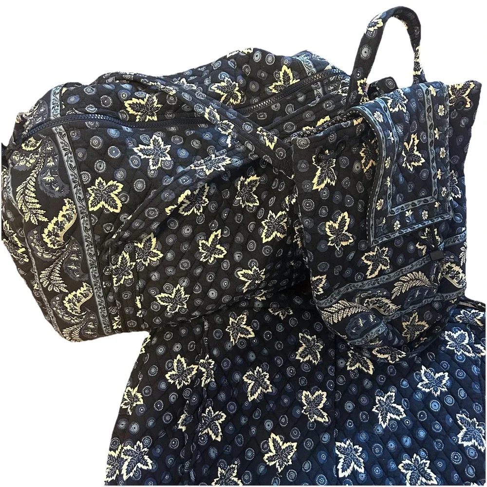 Vera Bradley Blue Coin Maple Leaf Pattern Garment. Duffle &‎ Backpack Retired(3)